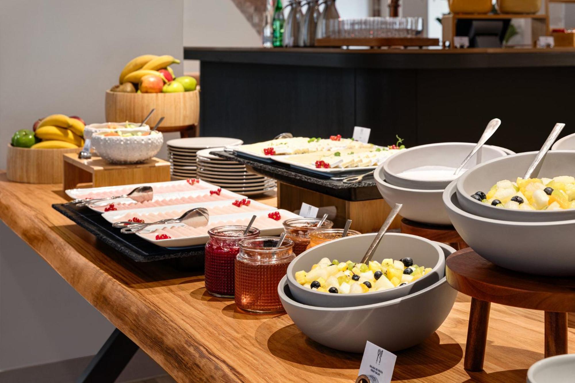 Holiday Inn Express Porto - Boavista By Ihg Buitenkant foto